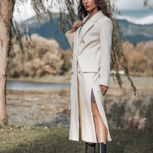 Cappotto con spacchi panna