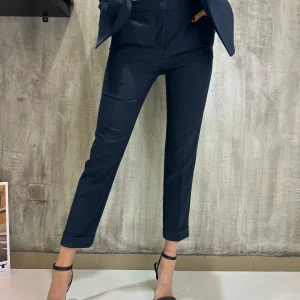 Pantalone sigaretta con risvolto