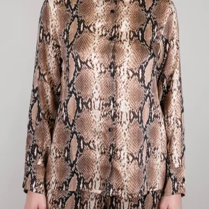 Tensione in - Camicia fantasia animalier pitonata in viscosa